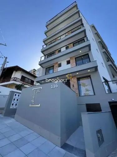 Studio mobiliado a venda na Carvoeira, perto da UFSC.