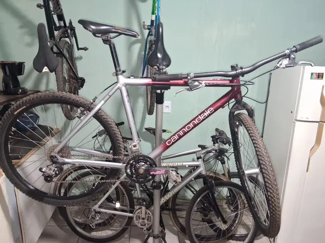 Cannondale f400 com grupo sram x0 3x9 com pedivela truvativ carbono