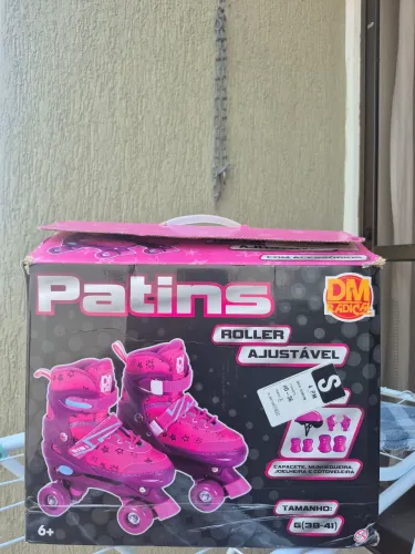 Patins Feminino tamanho 38/41 com regulador na caixa 