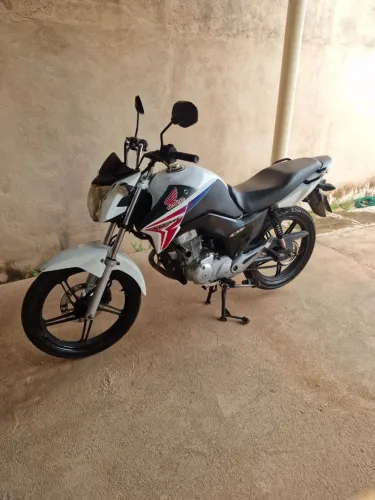 Vende-se Titan 2015 com freio combinado valor R$ 10500