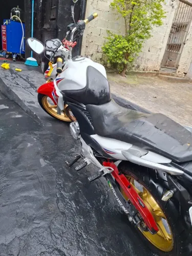 Cb 300r capitão América