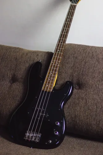 Baixo Precision Bass
