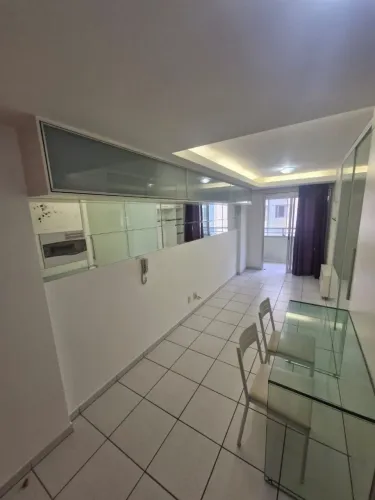 Apartamento 01 quarto com garagem muitos armário planejados.