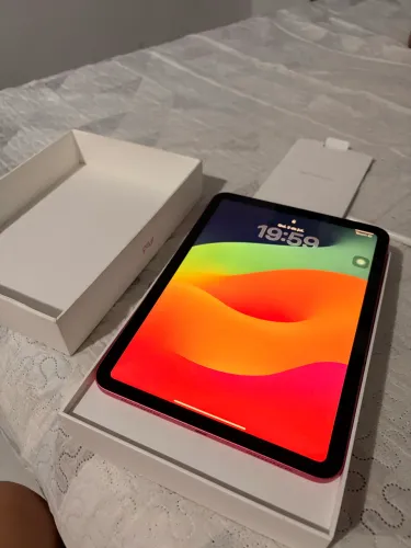 iPad 10ª Geração Rosa (2024) - Perfeito Estado + Acessórios Originais