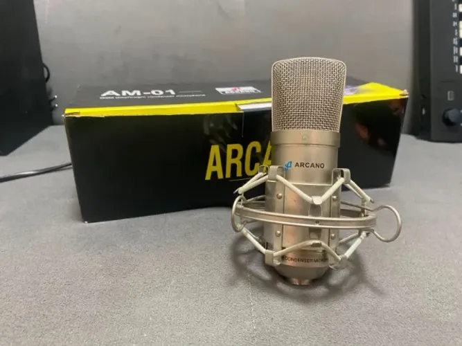 Microfone Condensador Arcano AM-01 Cardioide Estúdio Vozes e Instrumentos