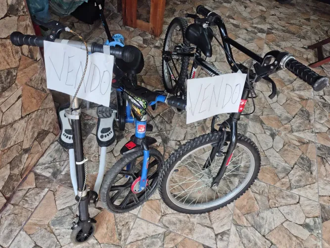 Bike aro14 outra aro 20 e 1 patinete de 3 rodas