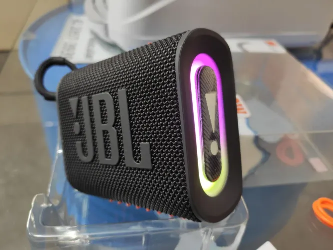 Caixa de Som Bluetooth Portátil 8w (Nova a Pronta Entrega)