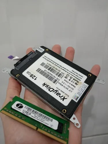 Memória ram 4b ddr4 de ddr4 e ssd sata 128 gb