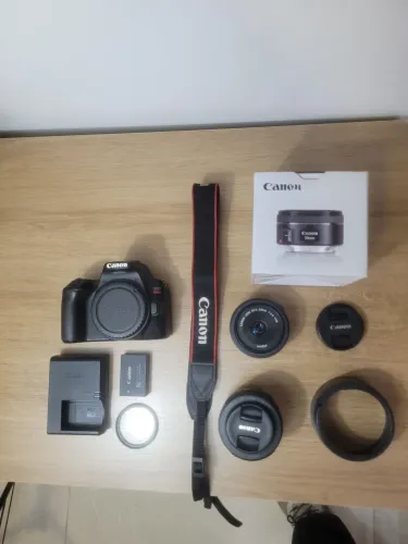 Canon SL3 com lente 24mm f2.8