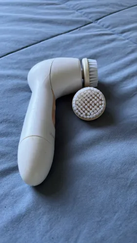 Escova para limpeza facial
