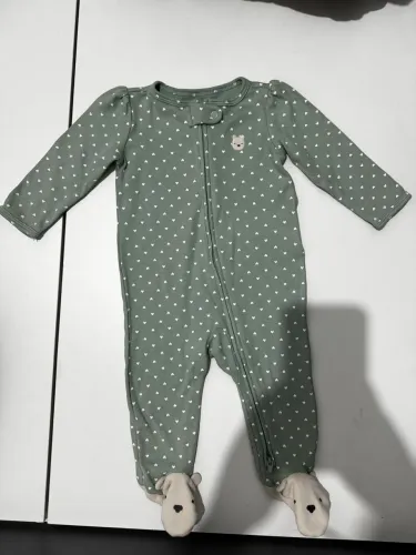 Macacão bebê com pezinho coração urso verde | Carter's