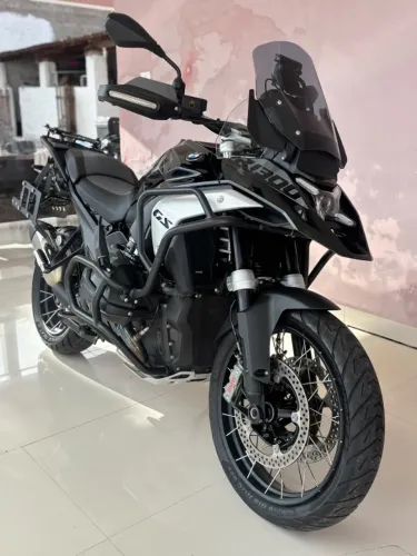 BMW GS 1300 triple black