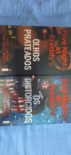 Five Nights at Freddy's - Fnaf Olhos Prateados + Os distorcidos