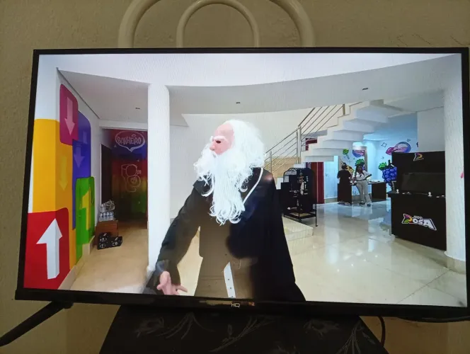 Vende se uma tv 32 polegadas três meses de usso por 850