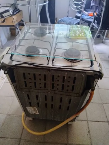 Fogão 4 bocas em perfeito funcionamento e bem conservado
