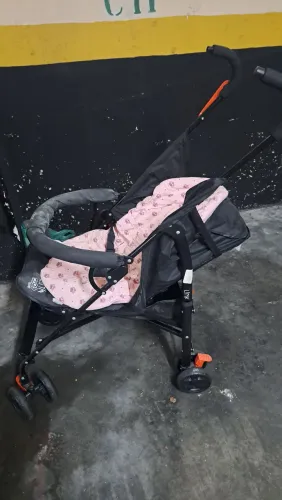 Carrinho bebê dobrável 