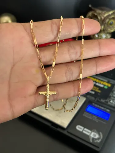 Corrente maciça de ouro 18