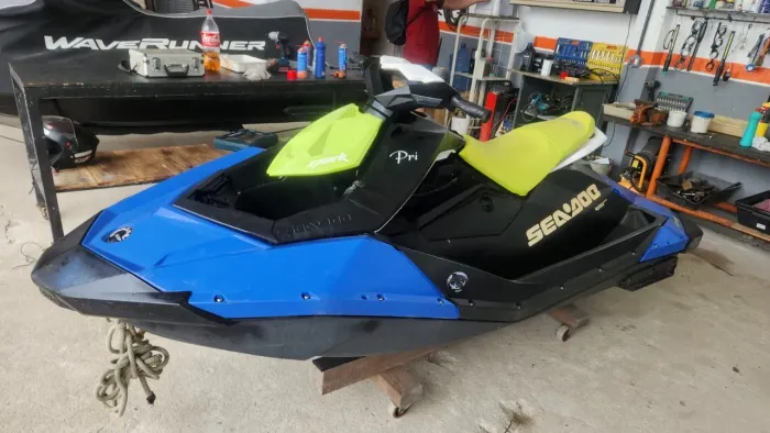 Jet sky spark 2019