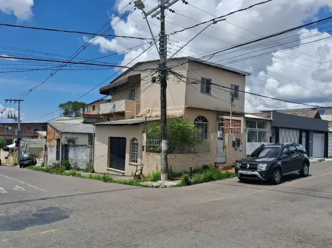 COMPRE CASA DUPLEX NA REGIÃO DO SÃO JORGE - MANAUS