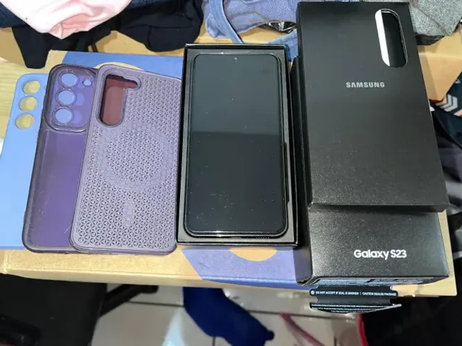 Samsung Galaxy S23 5G 256GB Tela 6.1'' 8GB RAM IP68 Processador Qualcomm Snapdragon 8 Gen 