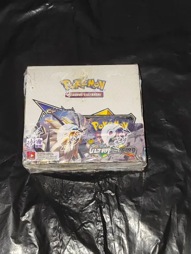 Box Pokémon - Ultra Prisma (Lacrada)