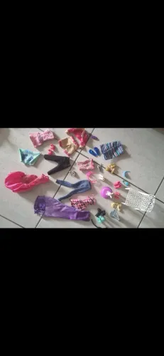 Barbie e acessórios