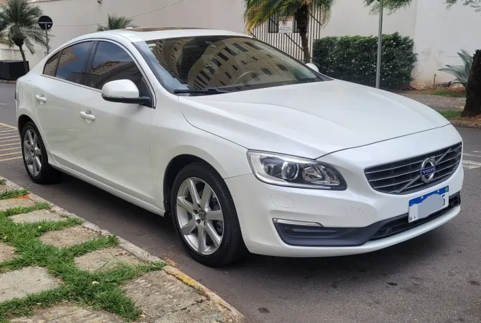 Volvo S60 T-4 Momentum 2.0 190cv 4P 2017