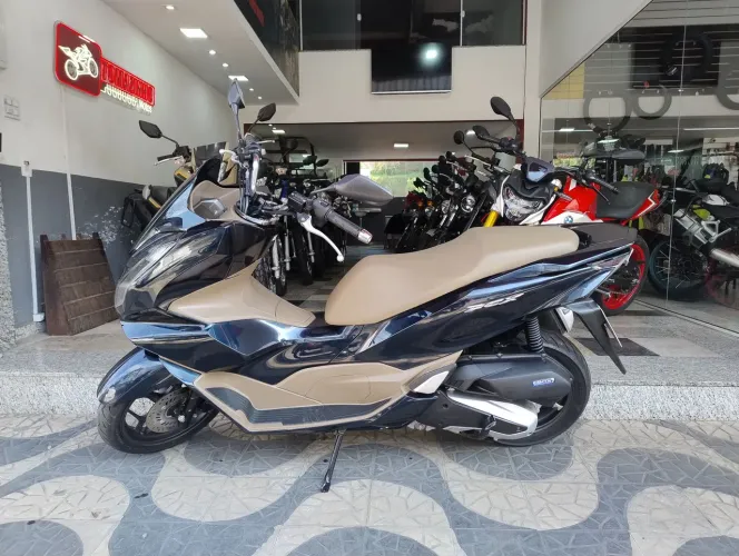 Honda/PCX160 DLX ABS, 2025/2025, troco por moto.