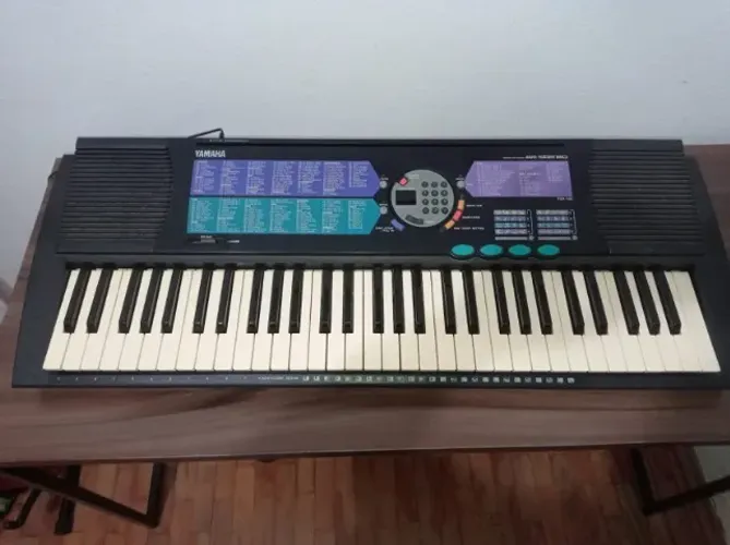 Teclado Musical Yamaha Vintage PSR-185 em excelente estado