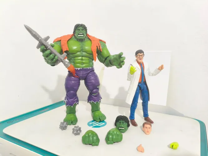 Somente o lote a VENDA: Hulk e Bruce Banner Marvel legends!