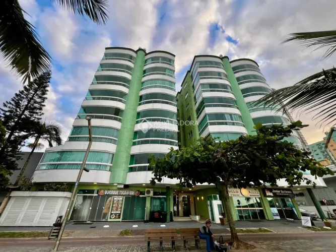 FRENTE MAR MOBILIADO A VENDA EM ITAPEMA, 4 DORMITÓRIOS 2 VAGAS!!