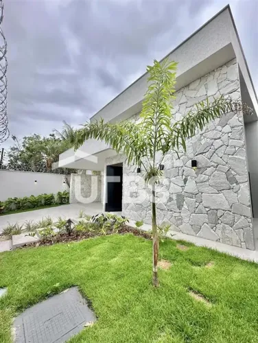 0 - Casa 3 quartos, sendo 3 suítes
