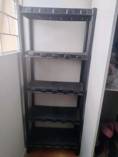 Estante de plástico