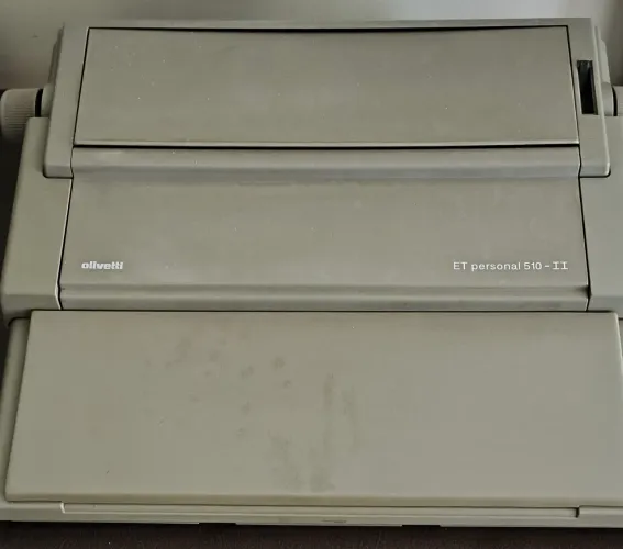 Máquina de Escrever Eletrônica Olivetti ET Personal 510-II - Relíquia dos Anos 90!