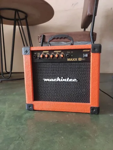 Vendo Amplificador Maxx Com Drive somente interessados chamar