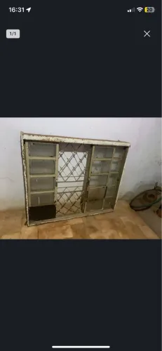 Janela em ferro bruto