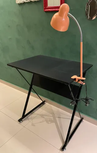 Mesa com luminária 