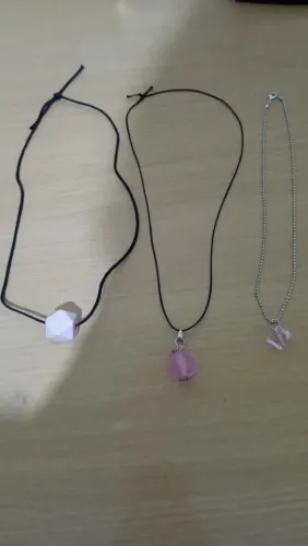 Colares diversos de 25,00