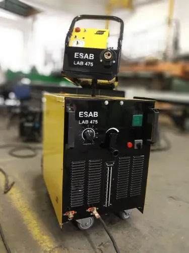 Máquina de solda mig esab