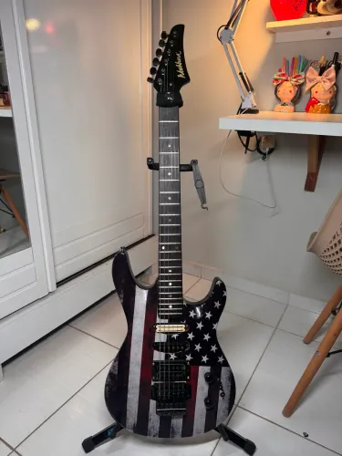 Guitarra Washburn HSS Floyd Rose