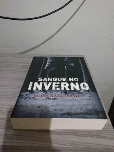 Sangue no Inverno. Suspense. Novo. Com brinde