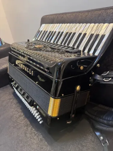 ACORDEON SCANDALLI SUPER VI SÉRIE OURO (IMPECÁVEL)