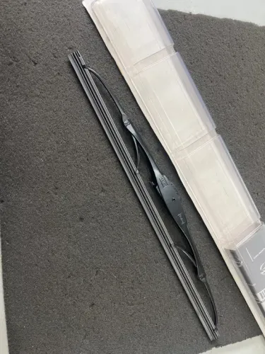 Palheta limpador de para-brisa 350mm Livina . 