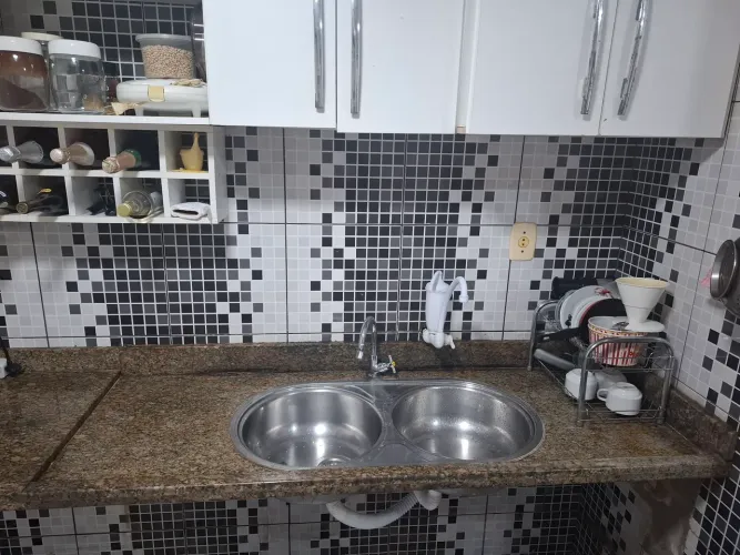 Pedra de mármore com a cuba 