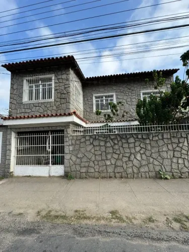 Casa a venda em Barra do Pirai, RJ.