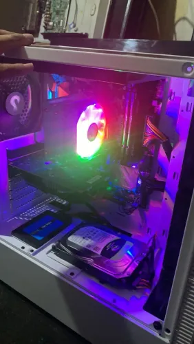PC i5 2400 Segunda Geração 8 de Ram ddr3 bom pra Escritório e jogo leves