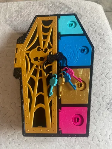 Armário Caixão Cleo de Nile Skulltimate Secrets 1 Monster High G3