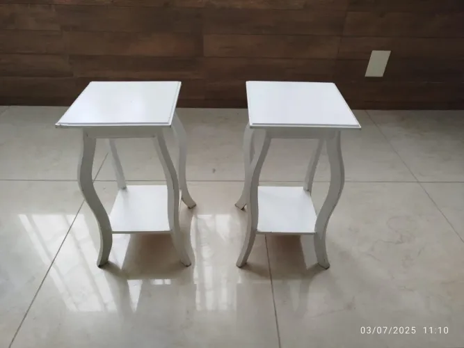 Mesinhas de canto brancas decorativas