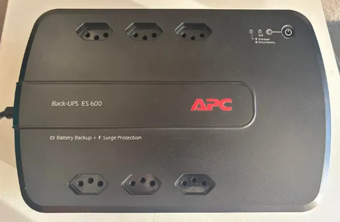 Nobreak  APC600  6 Tomadas 127V - BE600NBR