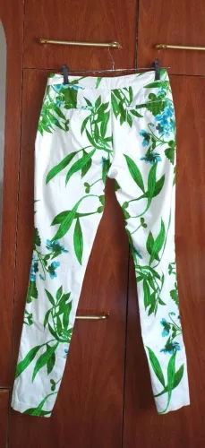 Calças estampadas femininas